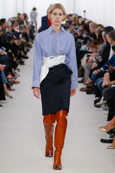Look 14